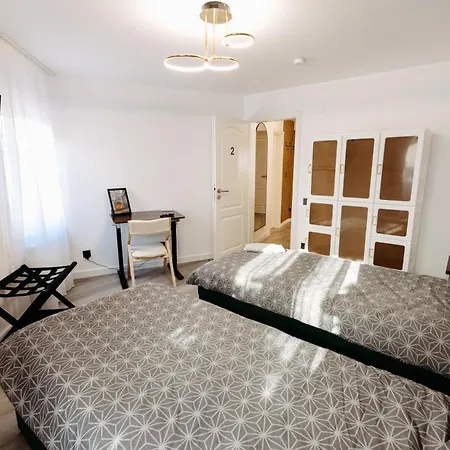 Neues Modernes Apartment, 3 Zimmer, 7 Betten, Kueche, 1,5 Badezimmer *