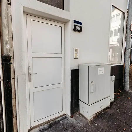 Neues Modernes Apartment, 3 Zimmer, 7 Betten, Kueche, 1,5 Badezimmer شقة *